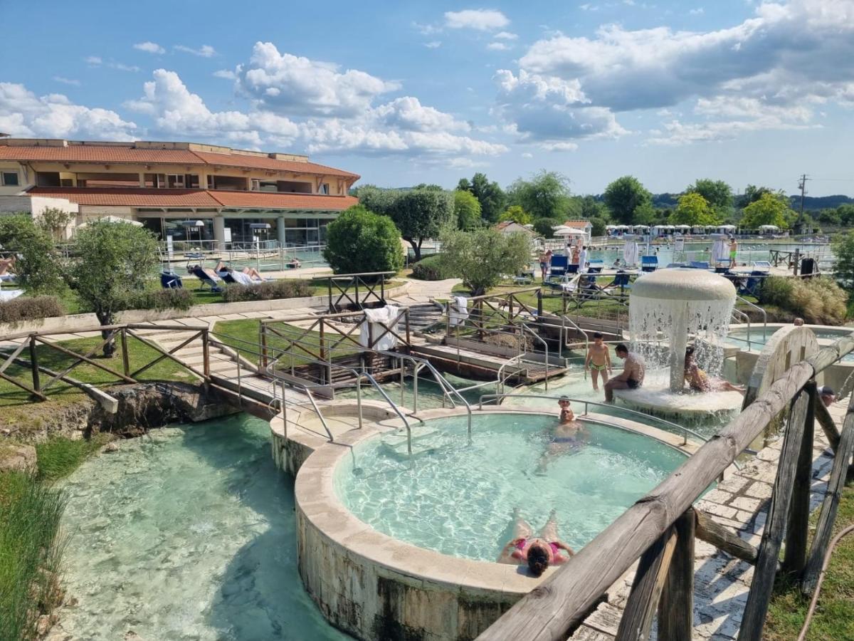 Casa Maira In Centro A Saturnia Villa Bagian luar foto